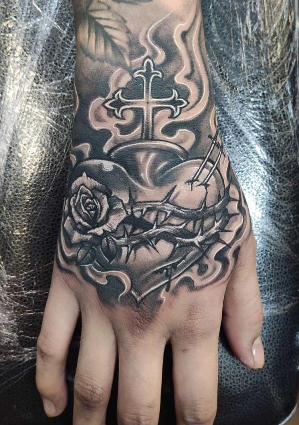 150 Hand Tattoos: Ideas and Meanings