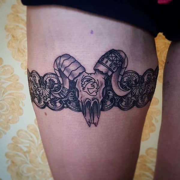 Garter Tattoos: The Perfect Blend of Sultry and Sweet