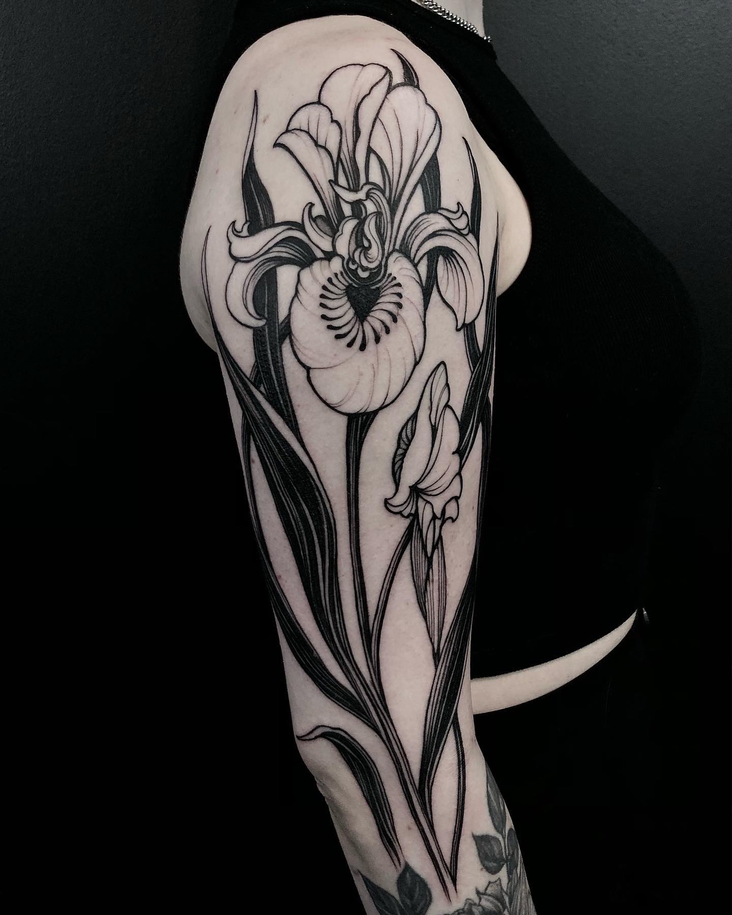 Iris Tattoos: A Blooming Expression of Artistic Beauty