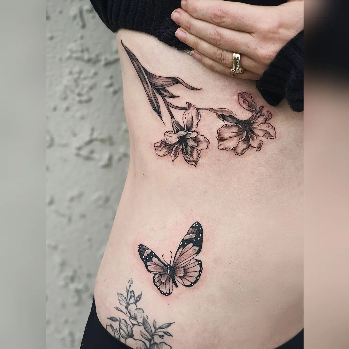 Iris Tattoos: A Blooming Expression of Artistic Beauty