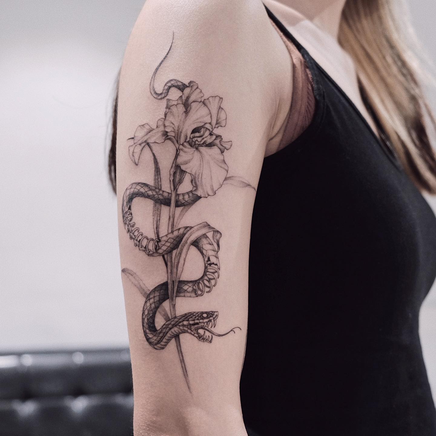 Iris Tattoos: A Blooming Expression of Artistic Beauty
