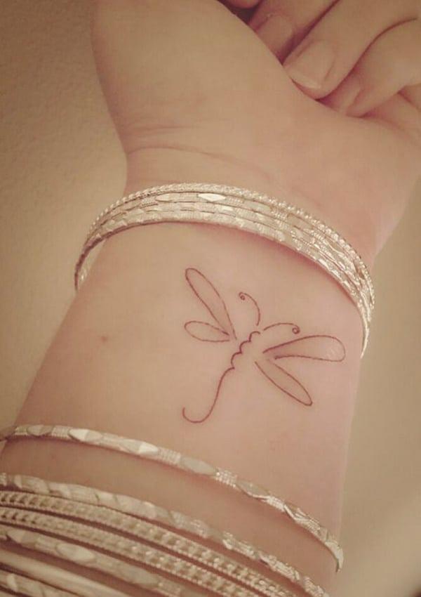 90 Feminine and Inspiring Dragonfly Tattoos for Women