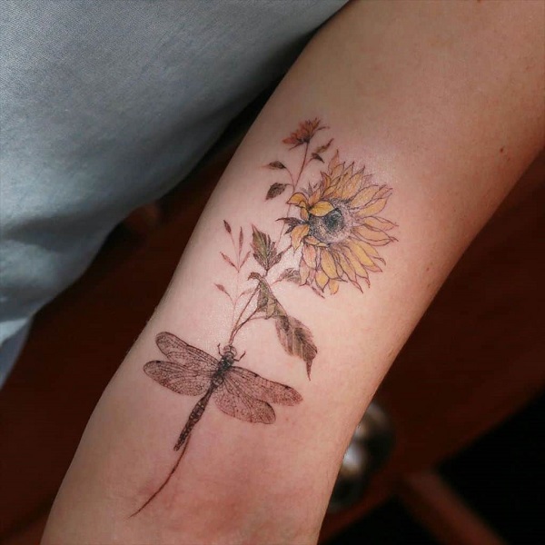 90 Feminine and Inspiring Dragonfly Tattoos for Women