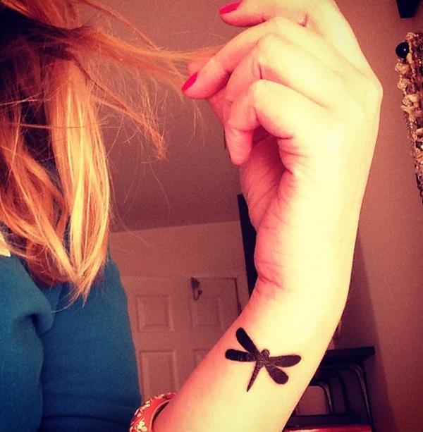 90 Feminine and Inspiring Dragonfly Tattoos for Women
