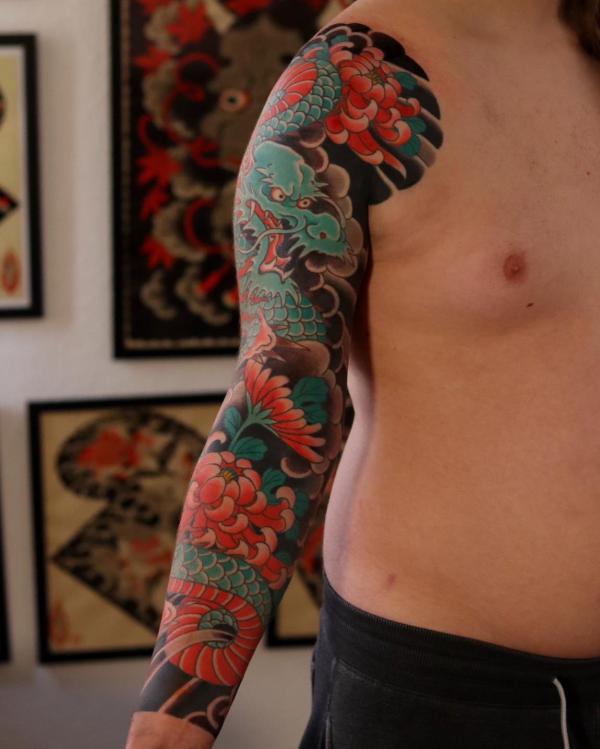 20 Timeless Traditional Japanese Chrysanthemum Tattoos