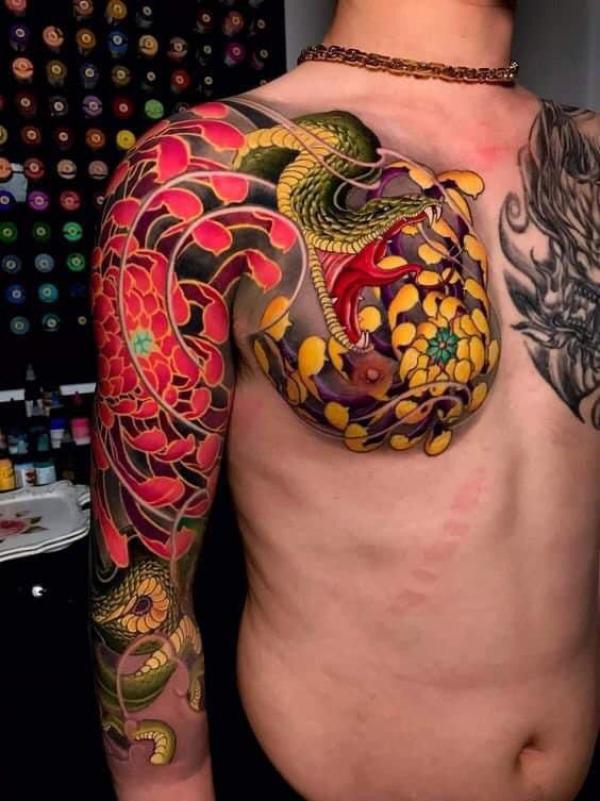 20 Timeless Traditional Japanese Chrysanthemum Tattoos