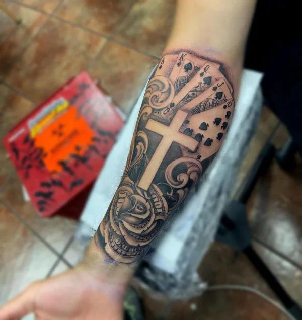 30 Striking Money Rose Tattoo Designs