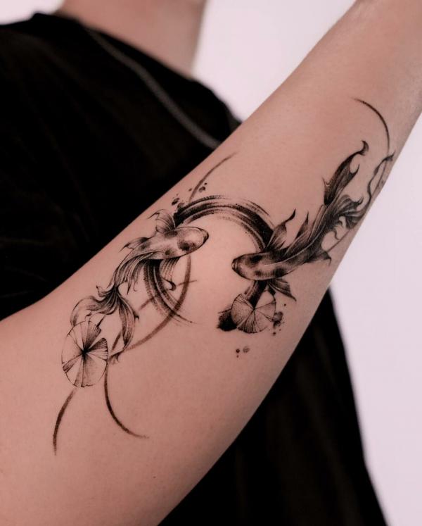 20 Feminine Small Koi Fish Tattoos You will Adore