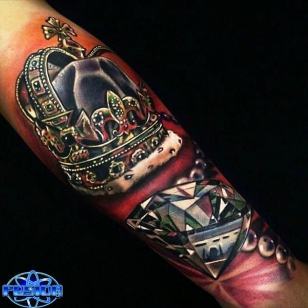 60 Inspiring Diamond Tattoo Designs and Their Meanings