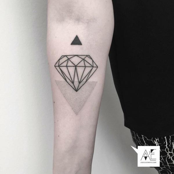 60 Inspiring Diamond Tattoo Designs and Their Meanings