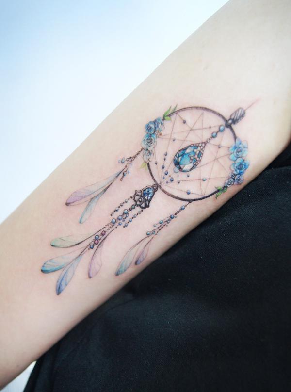 60 Inspiring Diamond Tattoo Designs and Their Meanings