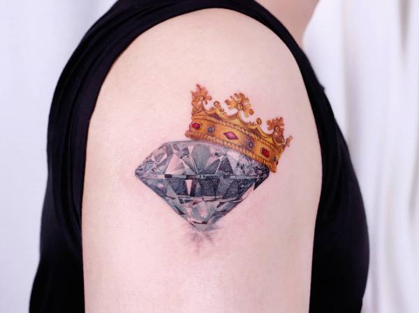 60 Inspiring Diamond Tattoo Designs and Their Meanings