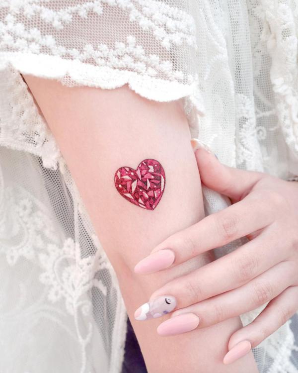 60 Inspiring Diamond Tattoo Designs and Their Meanings