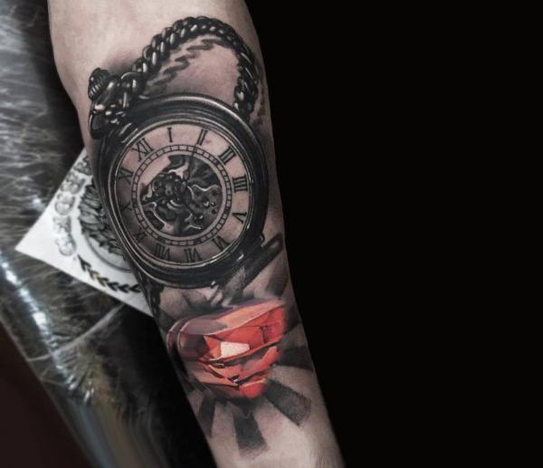 60 Inspiring Diamond Tattoo Designs and Their Meanings