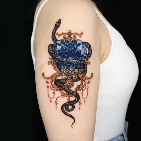 60 Inspiring Diamond Tattoo Designs and Their Meanings