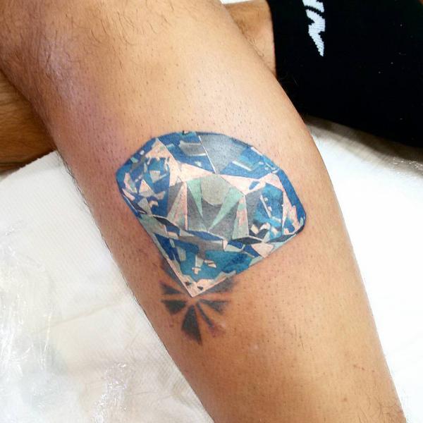 60 Inspiring Diamond Tattoo Designs and Their Meanings
