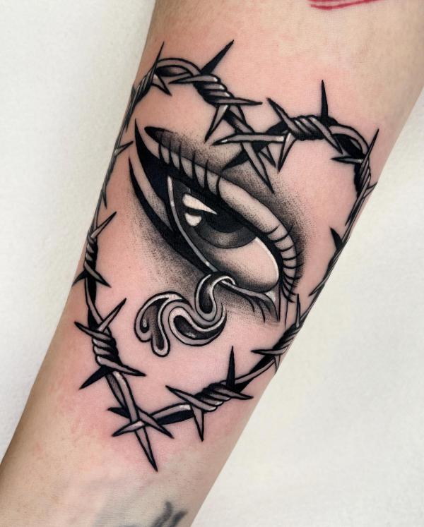 Barbed Wire Heart Tattoo: The Meaning and Designs