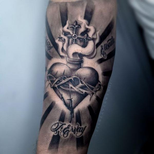 Barbed Wire Heart Tattoo: The Meaning and Designs