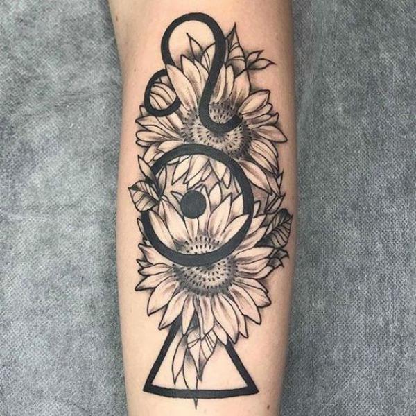 180 Inspirational Sunflower Tattoos with Meaning