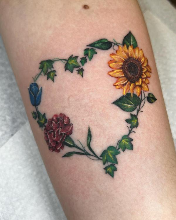 180 Inspirational Sunflower Tattoos with Meaning