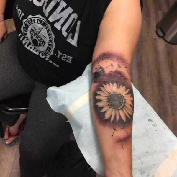 180 Inspirational Sunflower Tattoos with Meaning
