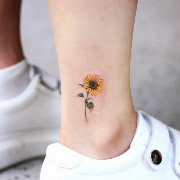 180 Inspirational Sunflower Tattoos with Meaning