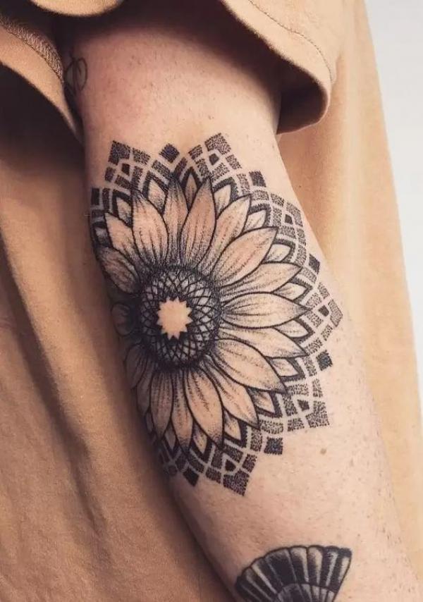 180 Inspirational Sunflower Tattoos with Meaning