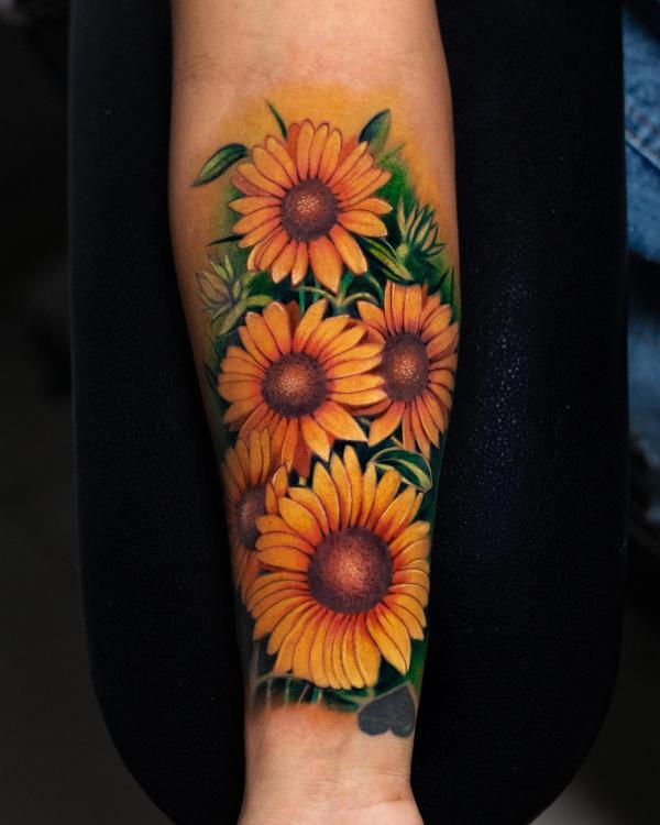 180 Inspirational Sunflower Tattoos with Meaning