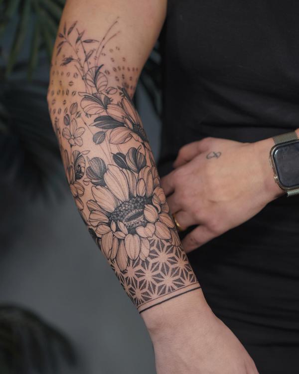 180 Inspirational Sunflower Tattoos with Meaning