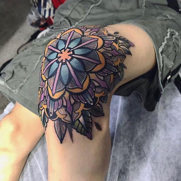 85 Knee Tattoo: Designs and Styles