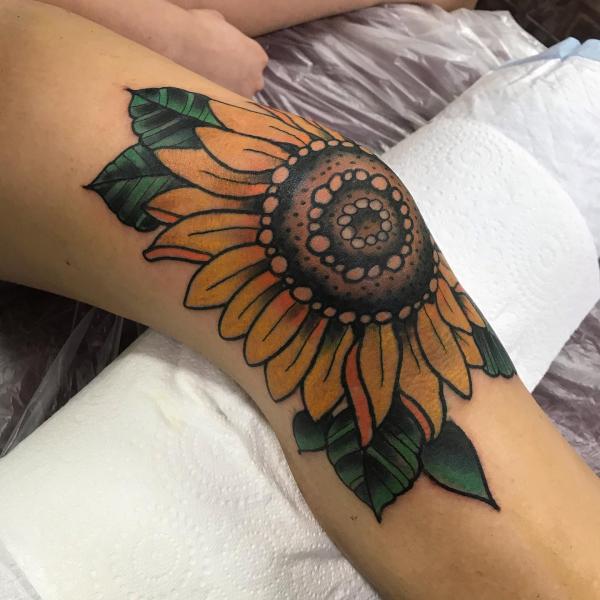 85 Knee Tattoo: Designs and Styles