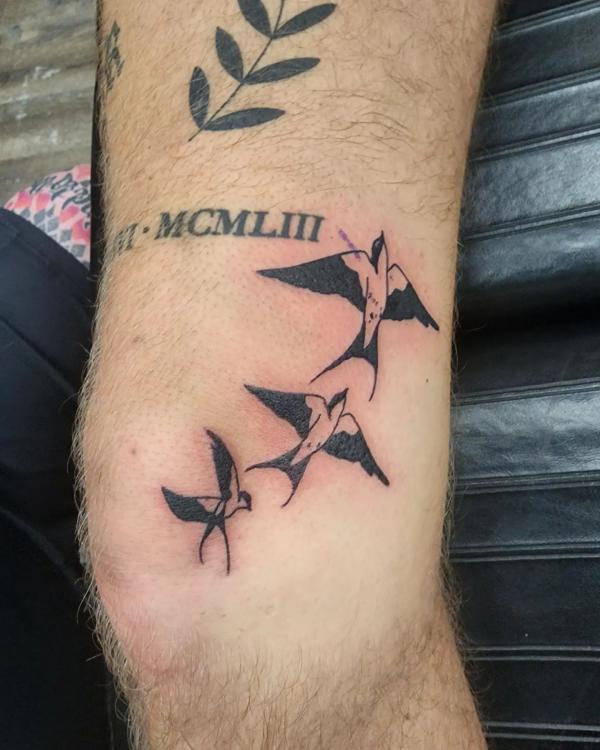 85 Knee Tattoo: Designs and Styles
