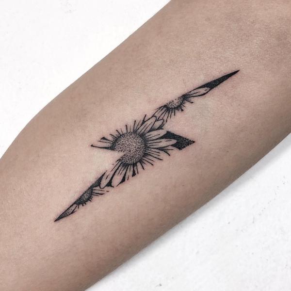 Lightning Bolt Tattoo: Meaning and Designs