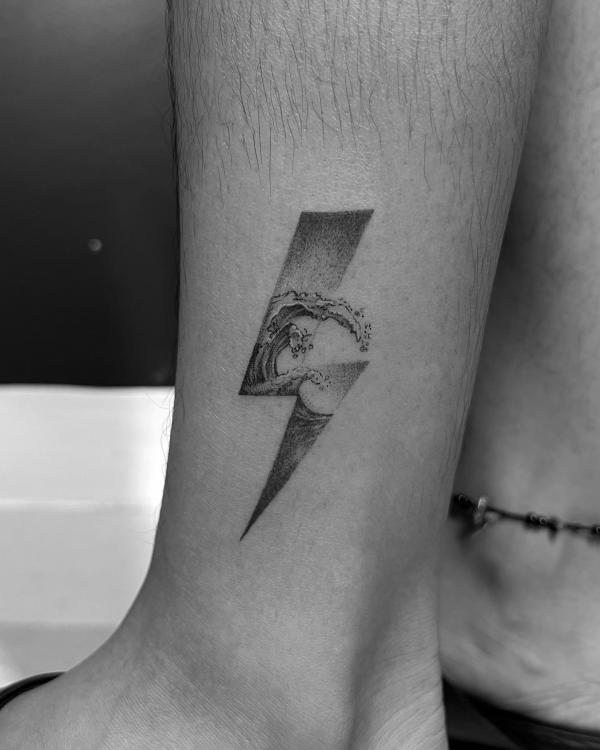 Lightning Bolt Tattoo: Meaning and Designs