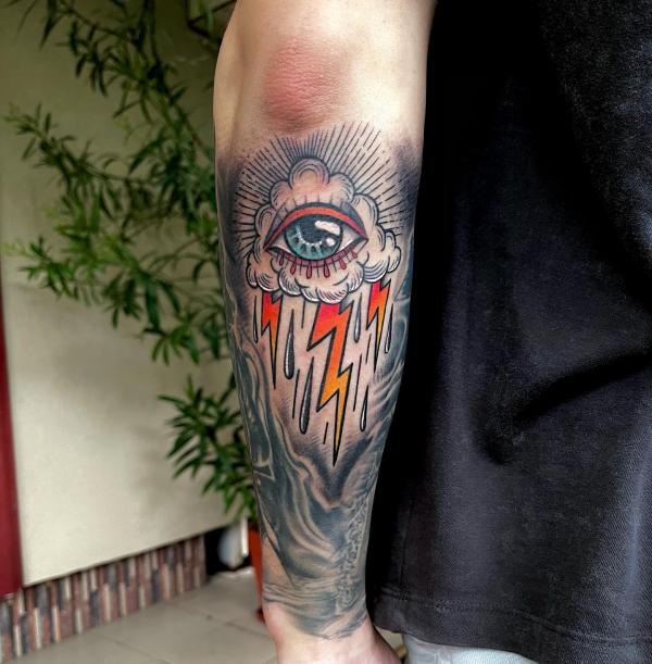 Lightning Bolt Tattoo: Meaning and Designs