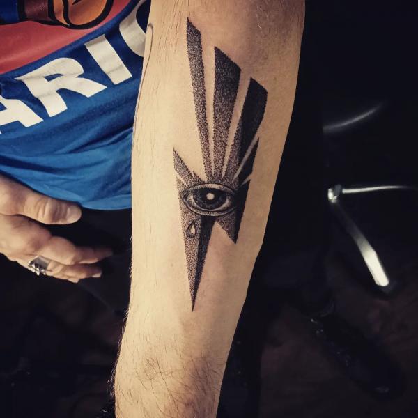 Lightning Bolt Tattoo: Meaning and Designs