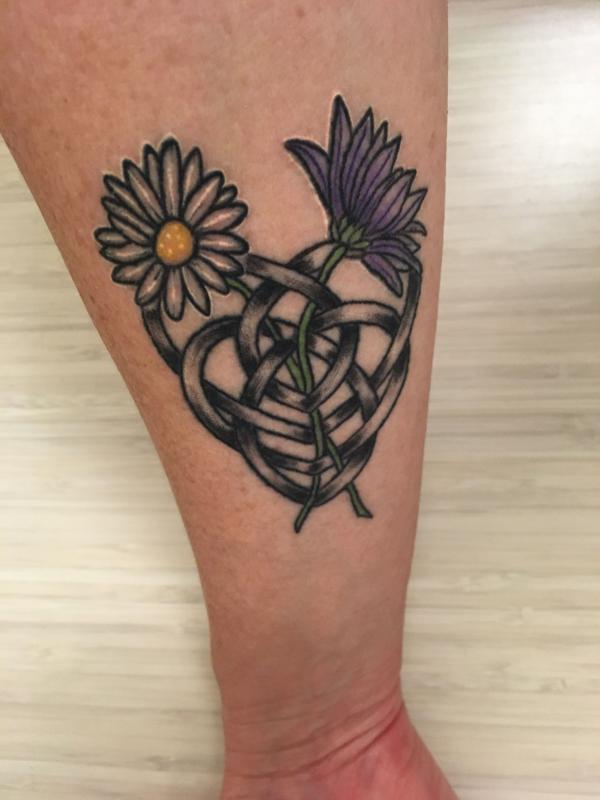 120 Daisy Tattoo Designs with Meanings