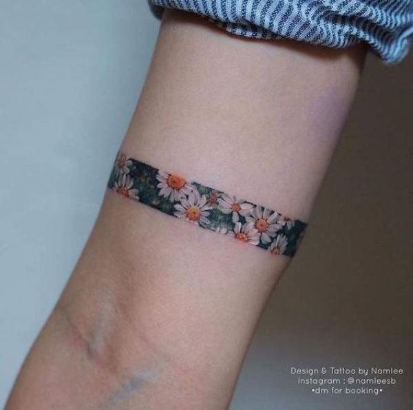 120 Daisy Tattoo Designs with Meanings