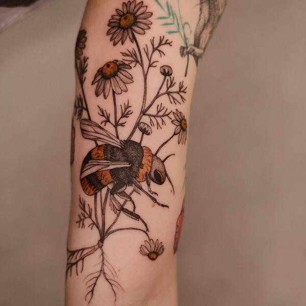 120 Daisy Tattoo Designs with Meanings