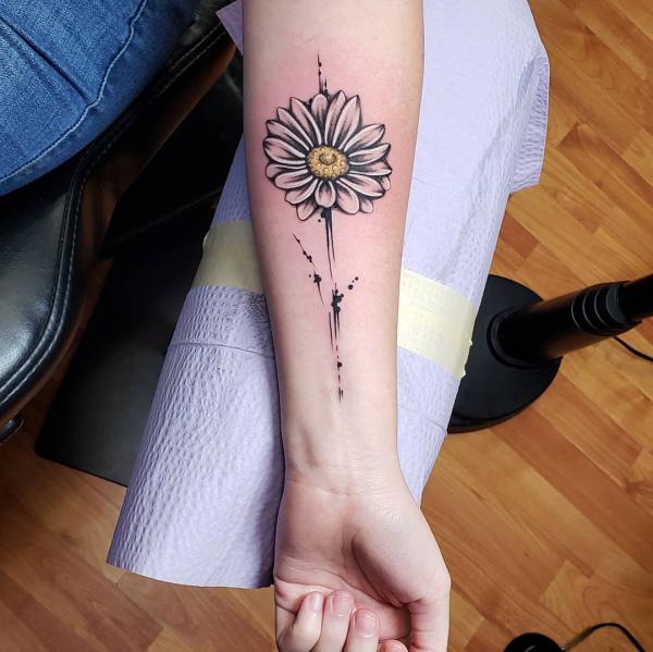 120 Daisy Tattoo Designs with Meanings