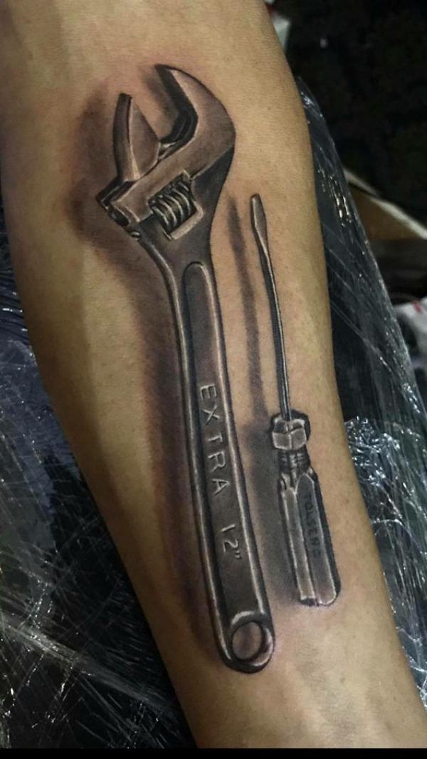 40 Mechanical Tattoos: The Fusion of Art and Technology