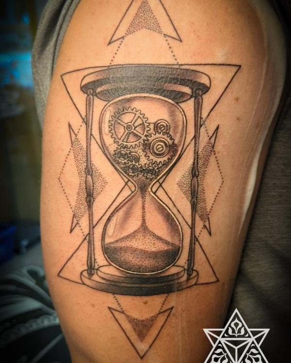 40 Mechanical Tattoos: The Fusion of Art and Technology