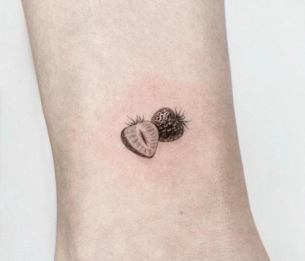 Strawberry Tattoo: Artistic Blend of Beauty and Meaning