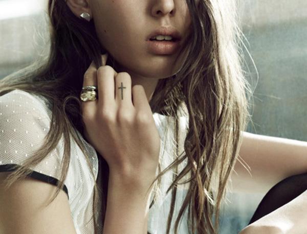 120 Cute Finger Tattoo Ideas for Your Inspiration