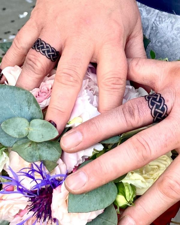 120 Cute Finger Tattoo Ideas for Your Inspiration