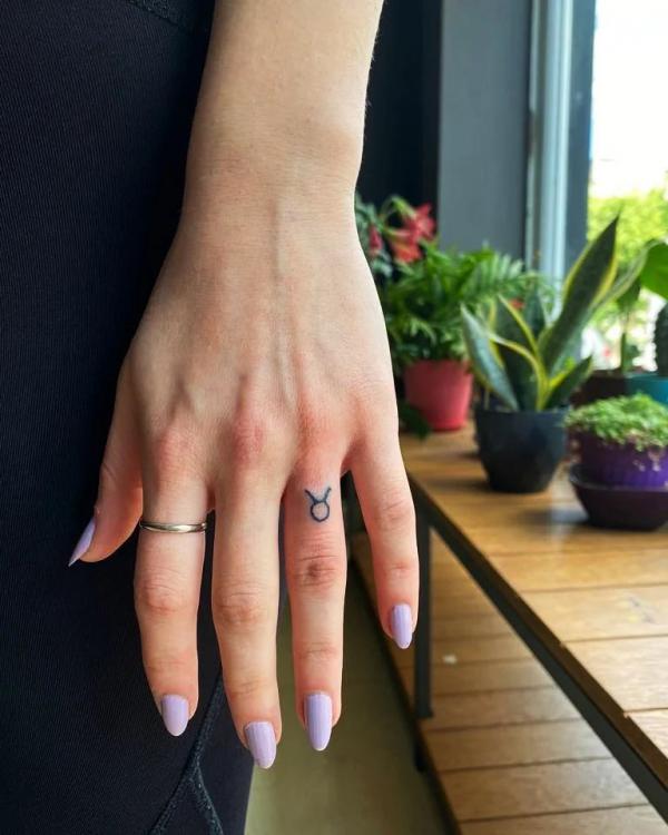 120 Cute Finger Tattoo Ideas for Your Inspiration