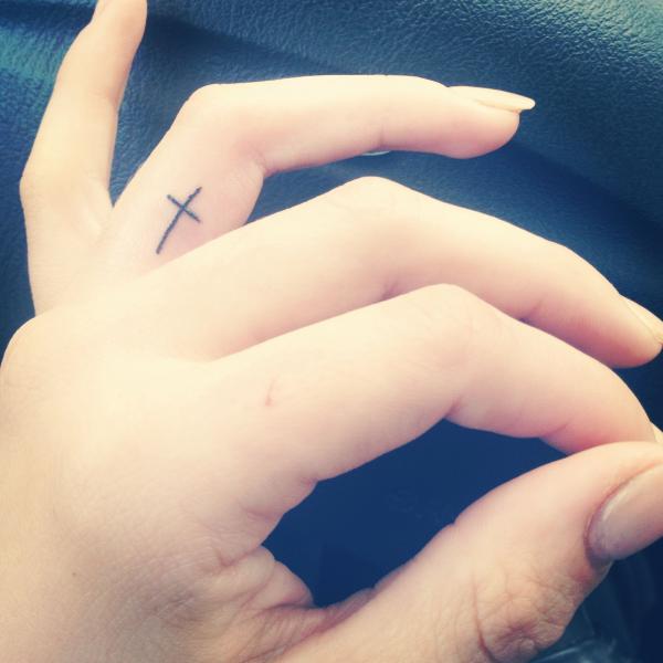 120 Cute Finger Tattoo Ideas for Your Inspiration
