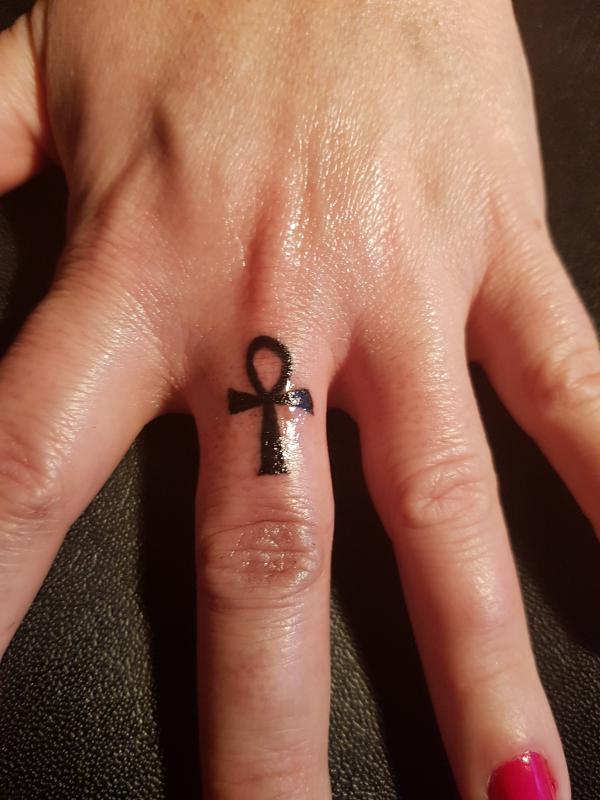 120 Cute Finger Tattoo Ideas for Your Inspiration