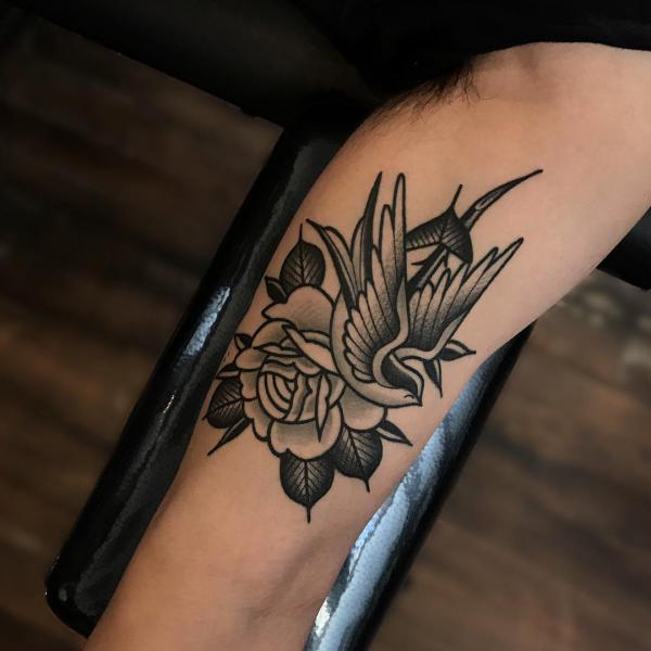 50 Black and White American Traditional Tattoo Designs