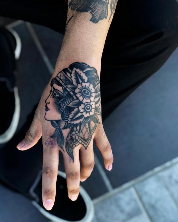 50 Black and White American Traditional Tattoo Designs